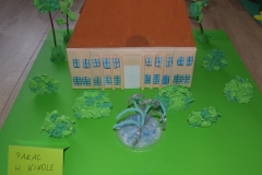 Pałac w Kikole grupa Słoneczniki